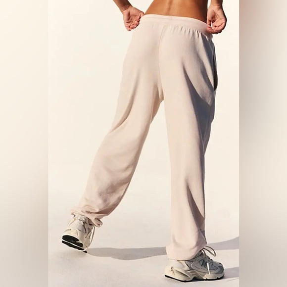 *NWOT* Free People Movement Playbook Jogger Sweatpants in Tofu - Picture 3 of 8
